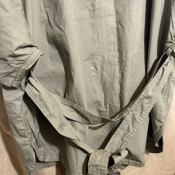 NWT! Loft light jacket with hoodie - Picture 2 of 9